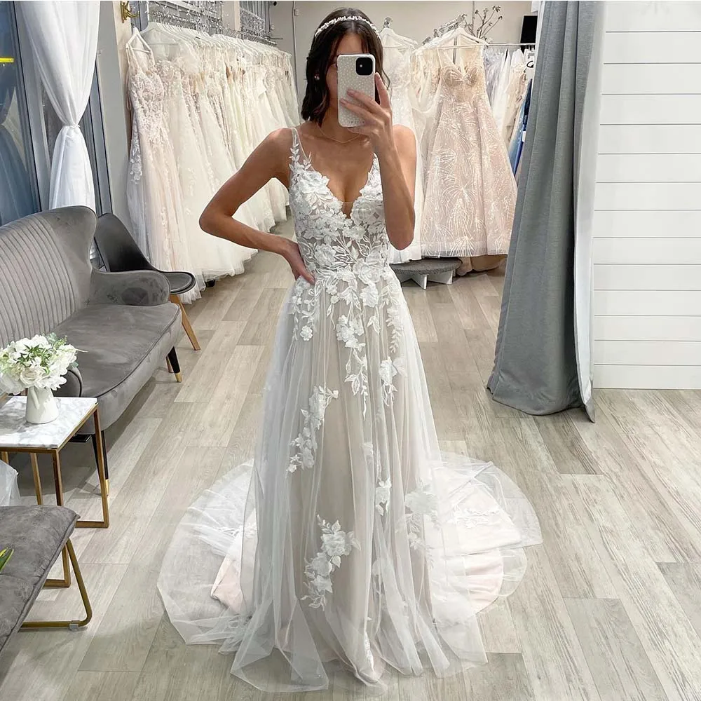 

Boho Wedding Dresses Spaghetti Straps Zipper Back Bride Gowns Tulle V-Neck Sweep Train A-Line Lace Applique Vestido De Noiva