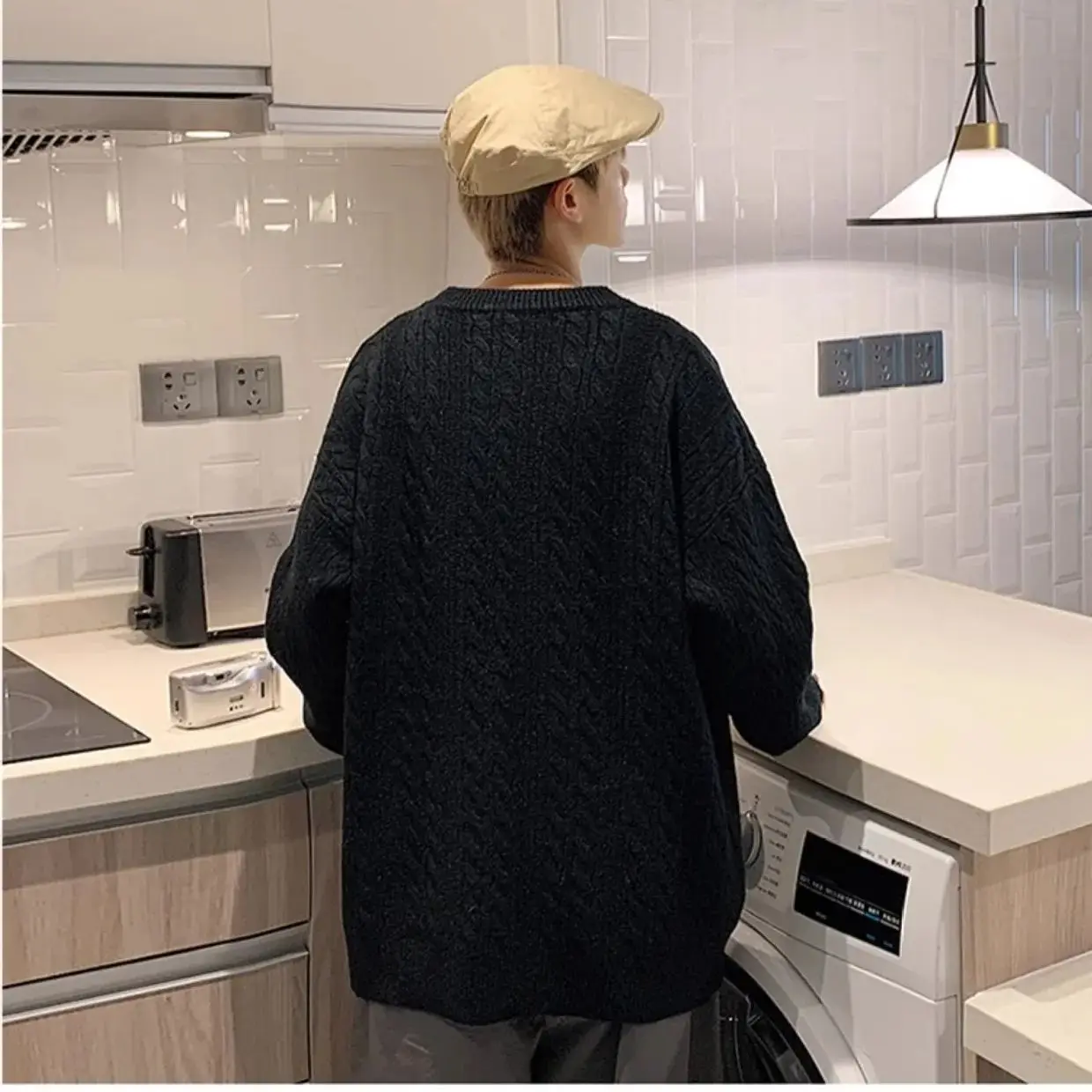 TRSYPHXM 2024 новый однотонный свитер мужской свободный с круглым вырезом модный