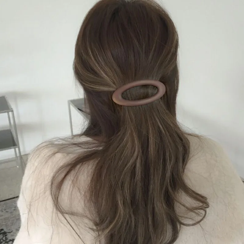 

Fashion Matte Solid Hair Clips For Women Oval Hollow Spring Hairpins Barrettes Ponytail Holder Hairgrips Girls Hair Accessories