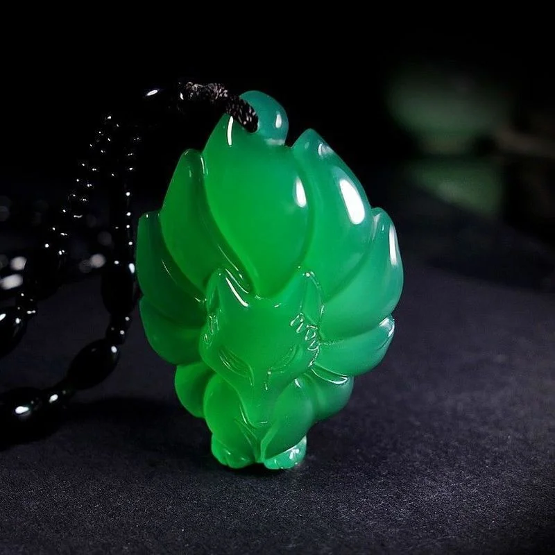 

Natural Green Chalcedony Hand-carved Nine-tailed Fox Pendant Fashion Boutique Jewelry Men and Women Green Agate Fox Necklace