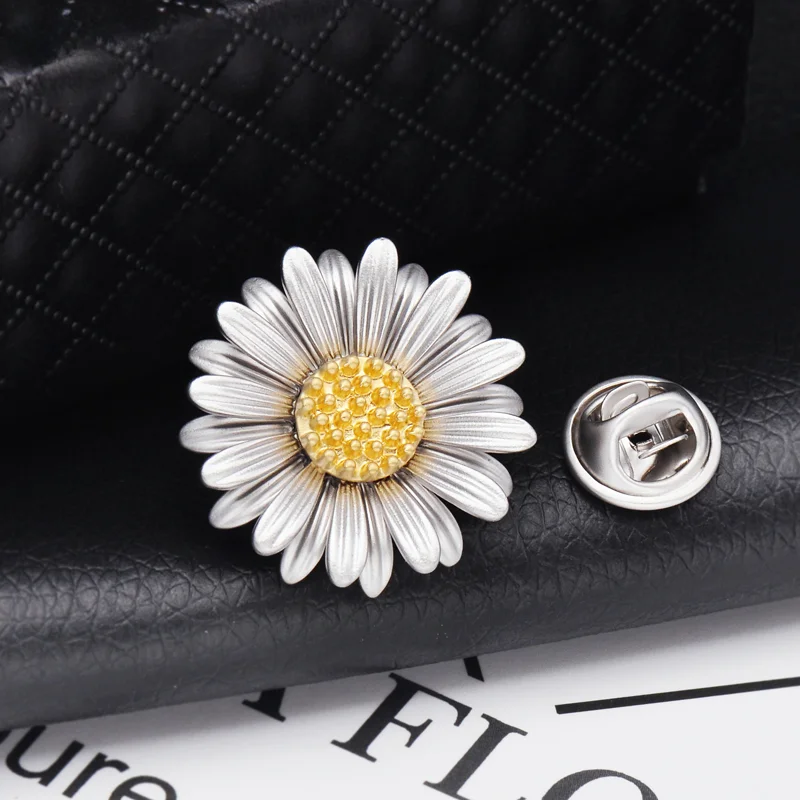 

Little Daisy Flower Anti-Exposure Neckline Clothes Shirt Accessories Collar Button Corsage Brooch Decoration Exquisite Pin Women
