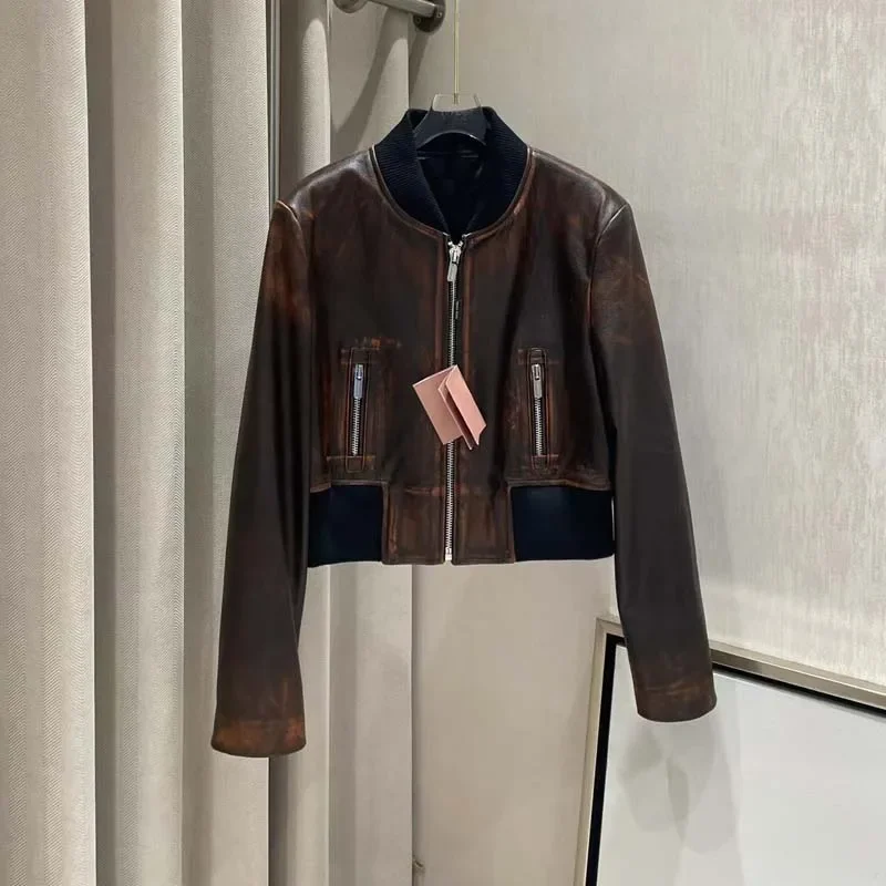 Женское демисезонное пальто из натуральной овчины с круглым вырезом