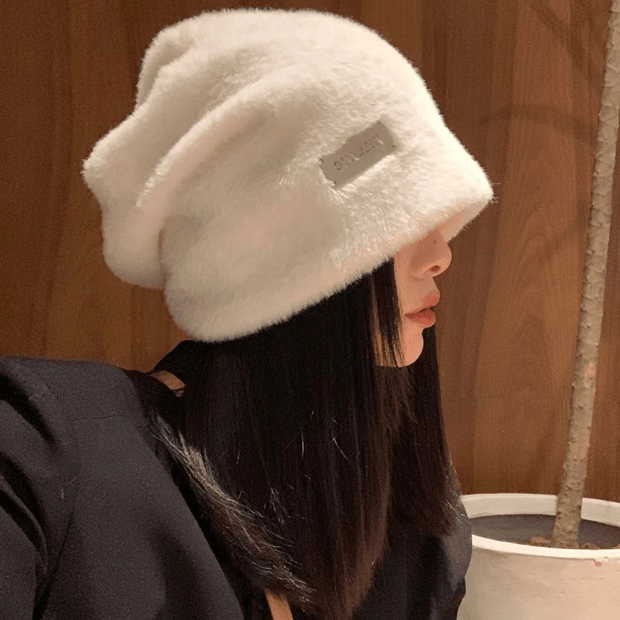 Finestate Autumn and Winter Plush Black Pile Heap Cap Women Versitile Fashion Big Head Circumference Make Your Face Look Smal... |