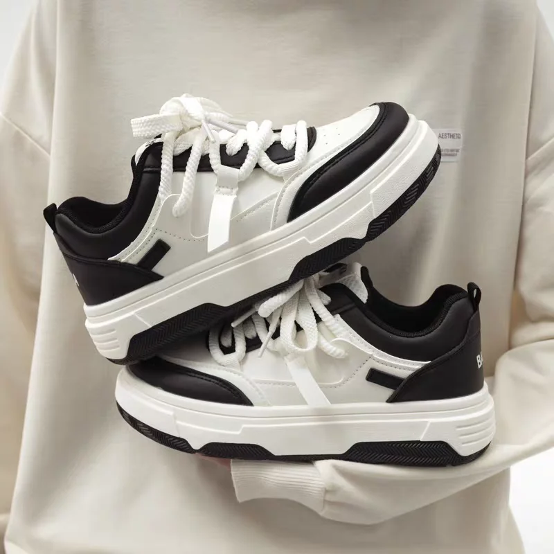 Кроссовки женские кожаные на плоской подошве небольшие повседневные беговые