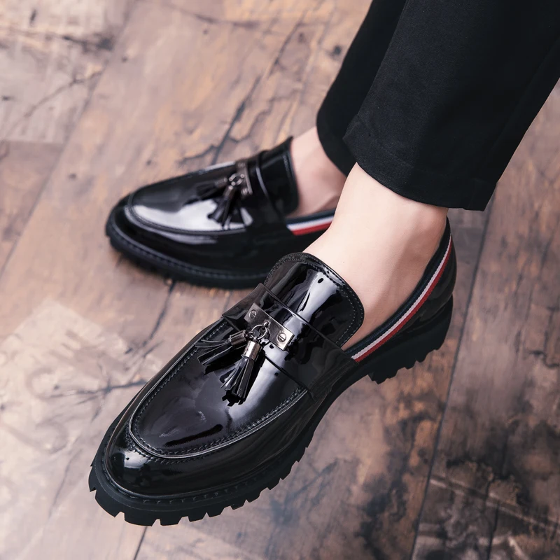 

Fashion men's leather shoes Vintage youth business shiny patent leather comfortable breathable men's shoes 6925