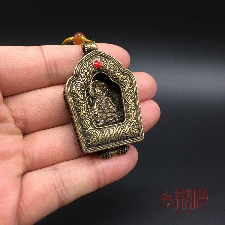 

Латунный буддистский кулон Gawu Box