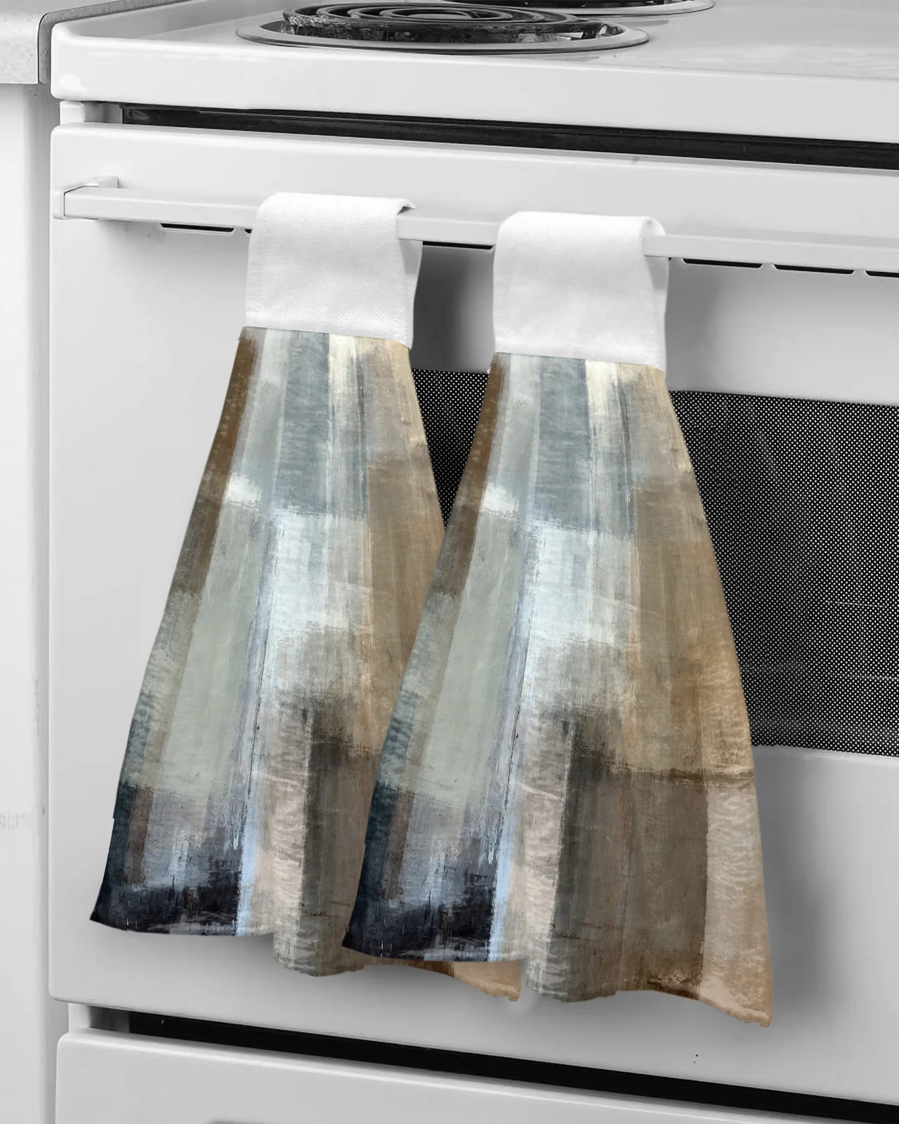 

Коричневое полотенце из микрофибры с абстрактным геометрическим рисунком