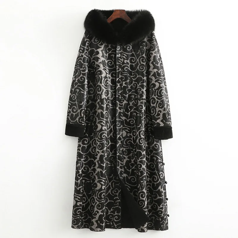 

Autumn and winter New Long Fox Fur Collar Hooded Fur Coat Sheepskin Wool One Piece Female Coat2023