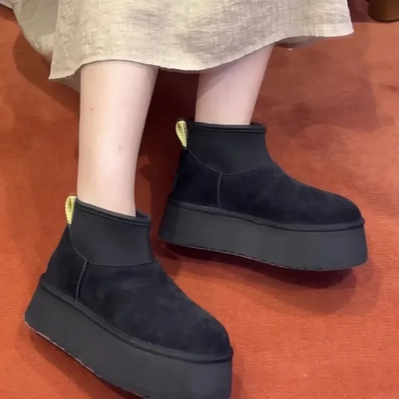 Женские зимние ботинки без шнуровки на платформе и высоком каблуке