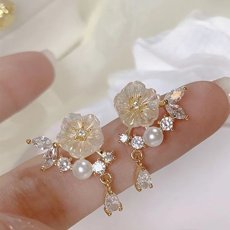 

European and American Light Luxury High-end Pearl Flower Earrings Magnolia Under The Moon Super Fairy Niche Design Earrings