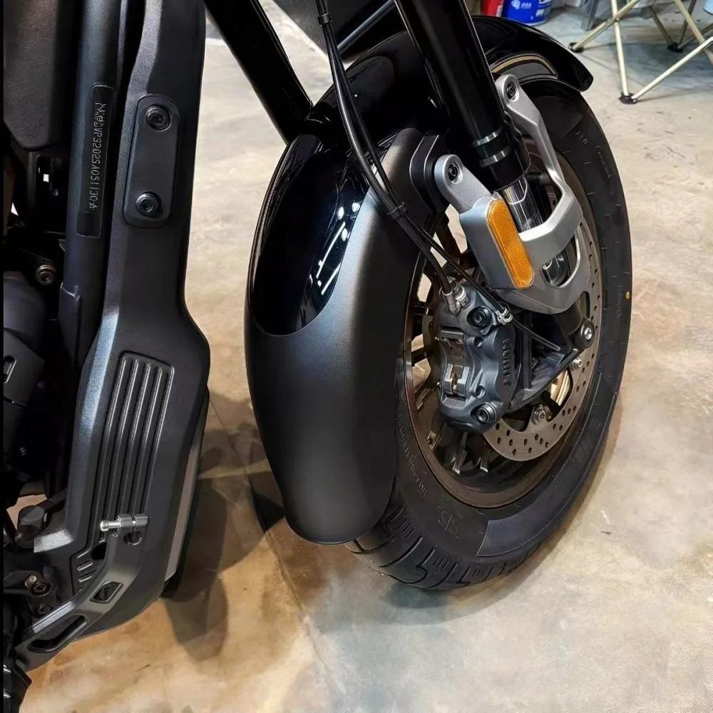 Фото Защитный кожух заднего колеса (брызговик) для VOGE CU625 Custom, удлиненный, глянцевый черный, из высокопрочной мягкой резины PA №3