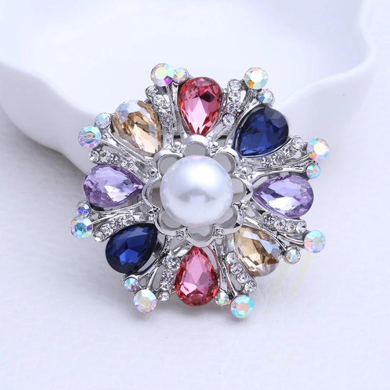 

Dual-use Scarf Buckle Colorful Crystal Rhinestone Brooch 4 Color Optional Floral Brooches Pins for Women Jewelry Vintage Badges
