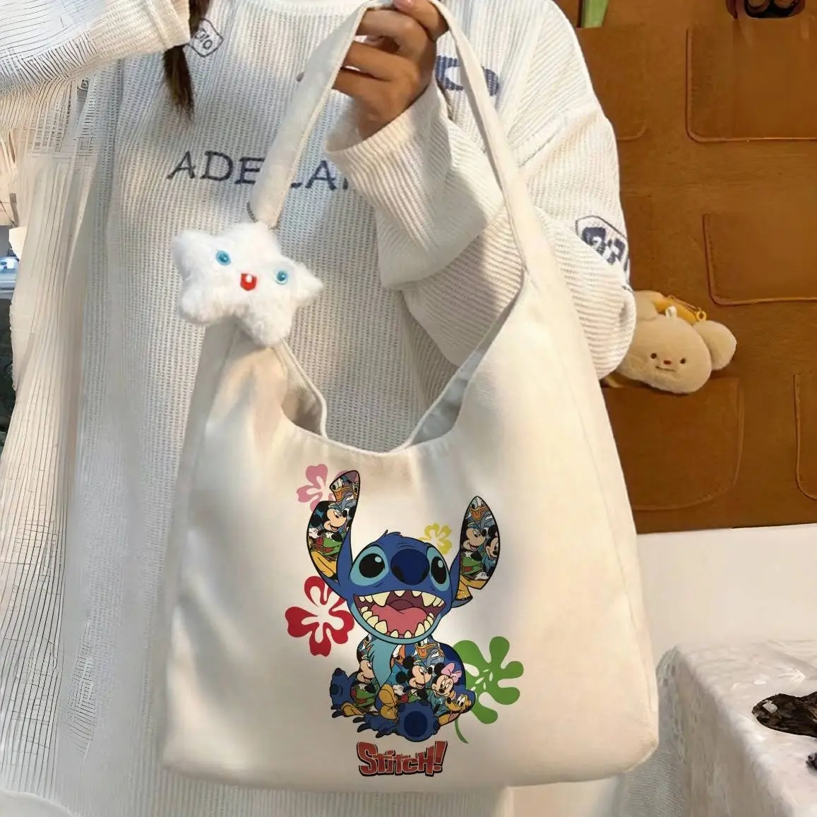 Новинка 2024 сумка на одно плечо с мультяшной вышивкой большая вместительная