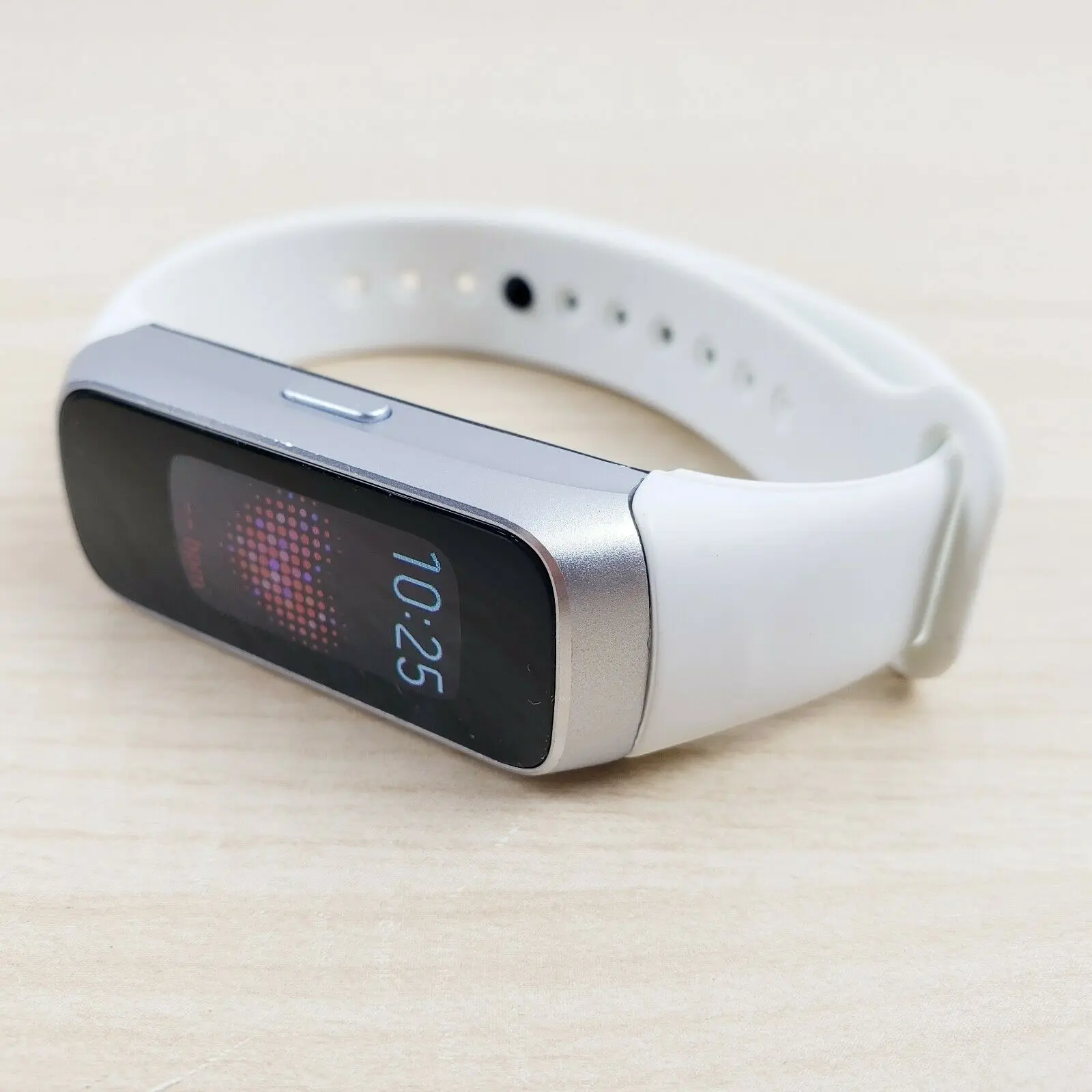 

Samsung Galaxy Fit 2019 SM-R370 Fitness Tracker Bluetooth Smart Watch | White