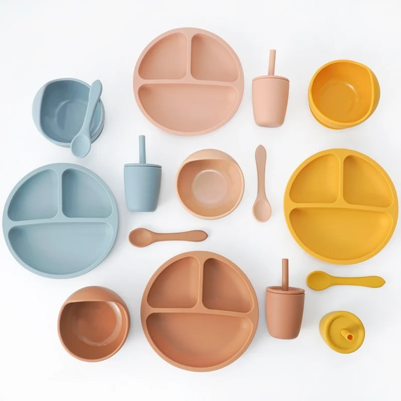 

Bpa Free Children's Tableware Fashionable Soft Silicone Food Plates Easy To Clean Washing Up Straw Cup Spoons Cute Gadget