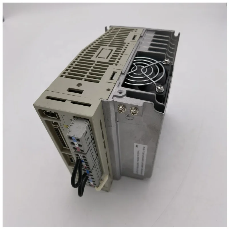 YASKAWA SERVO DRIVE SGDV-7R6A01A 850W