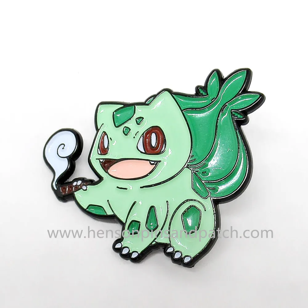 

China manufactory zinc alloy dye black metal soft enamel Fashionable personality Japanese cute cartoon couple badge