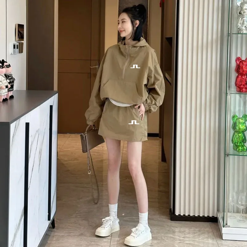 

Women's golf clothing, golf suit, shirt and shorts, 2-piece set, novel in 2023, Korean trend, fashion suit