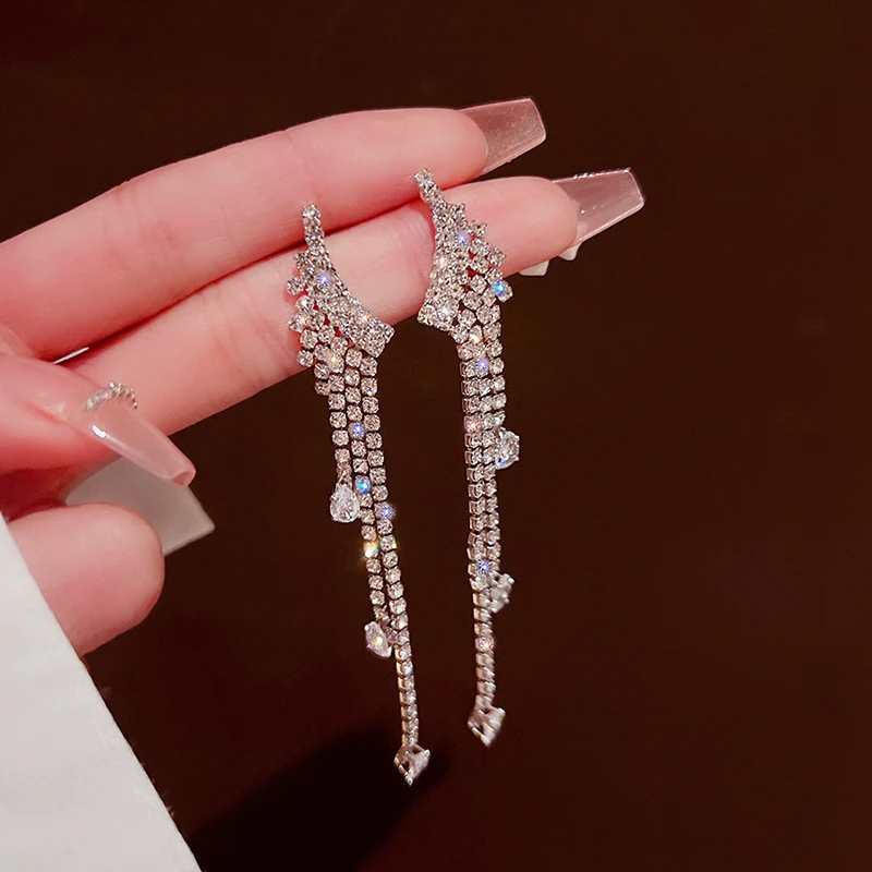 

New Shiny Rhinestone Pendant Claw Chain Long Tassel Women's Earrings Dinner Party Wedding Fashion Statement Jewelry Accessories