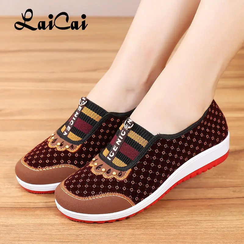 

Spring New Old Beijing Cloth Shoes Women's Soft Bottom Non-Slip Middle-Aged A Elderly Leisure Clot Shoes' Slip-on Flat Mom Shoe