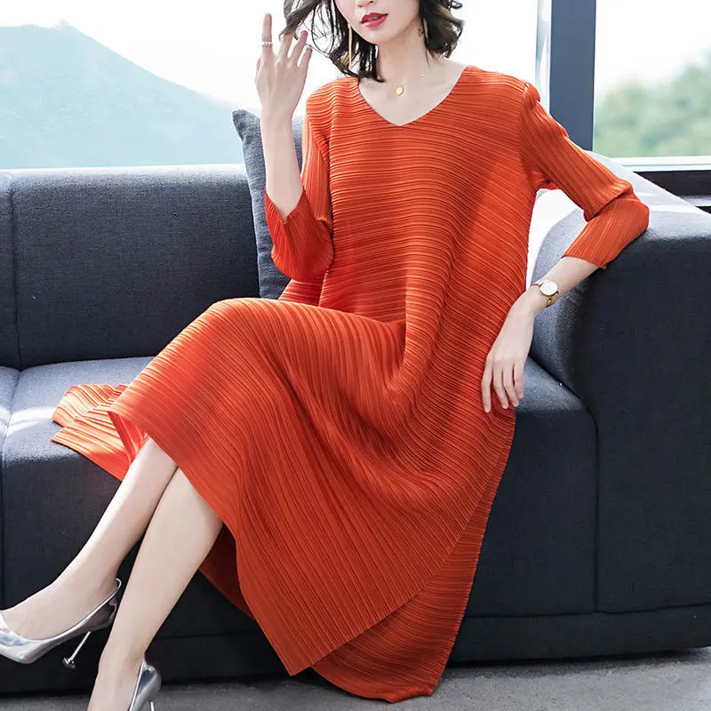 

Simple and gentle style dress folds female 2022 new spring thin women solid color loose belly cover o neck casual skirt female