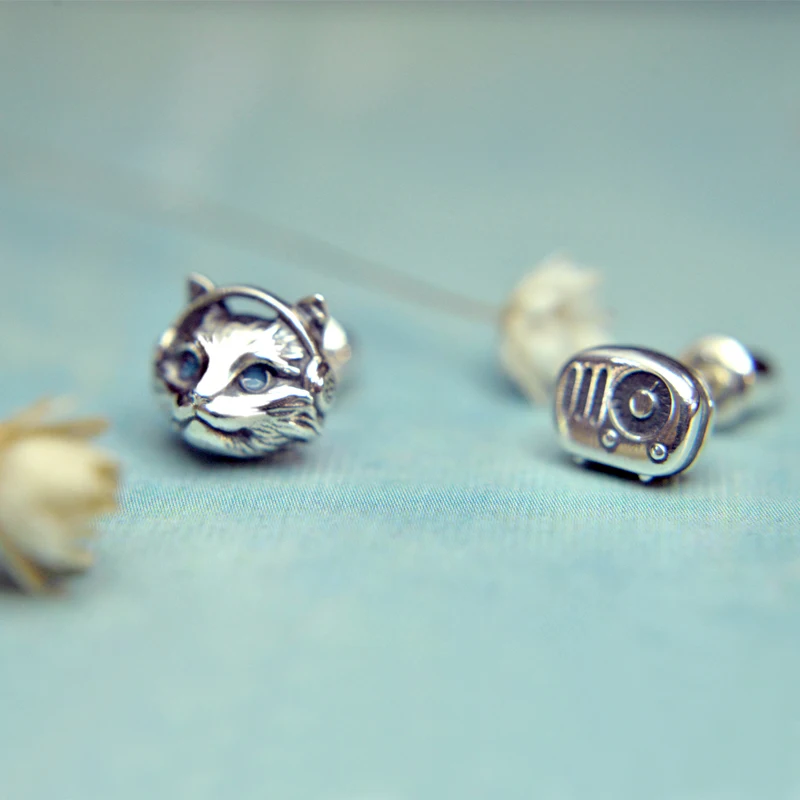 

925 Sterling Silver Cat Ragdoll Ear Nail Stud Radio Lovers Personality Creative Gift Earing Original Design Handmade Jewelry