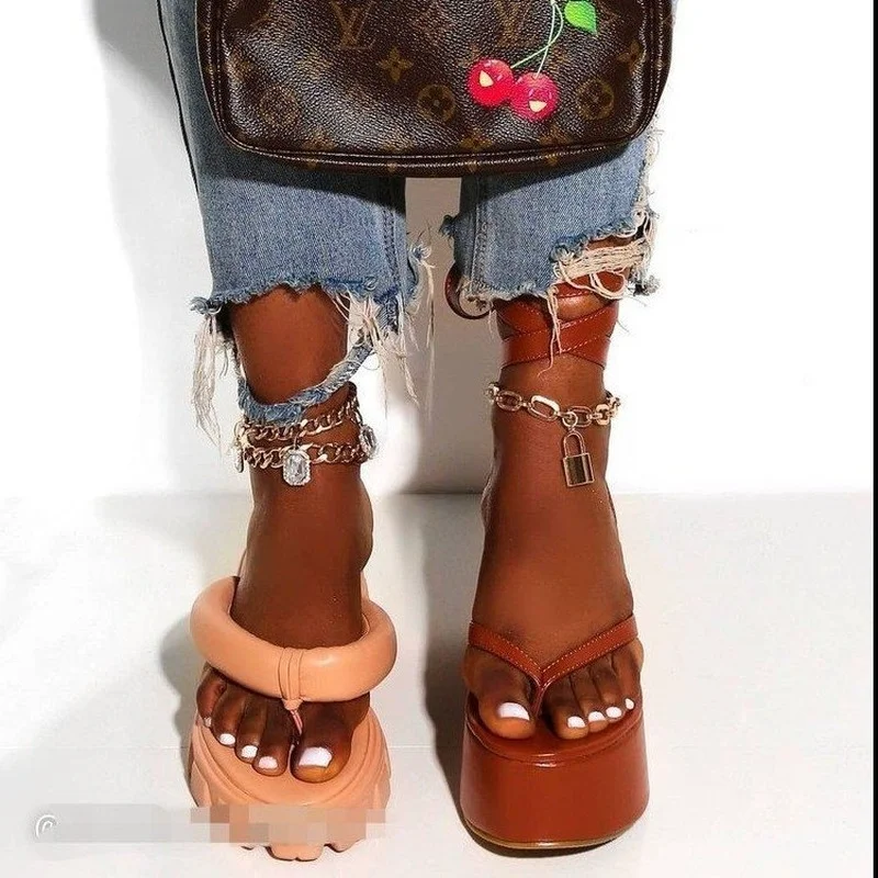 

New Women Flip Flops Brand Designer Slides Ladies Platform Jelly Sandals Casual Beach Slippers Outdoor Clip Toe Big Size Shoes