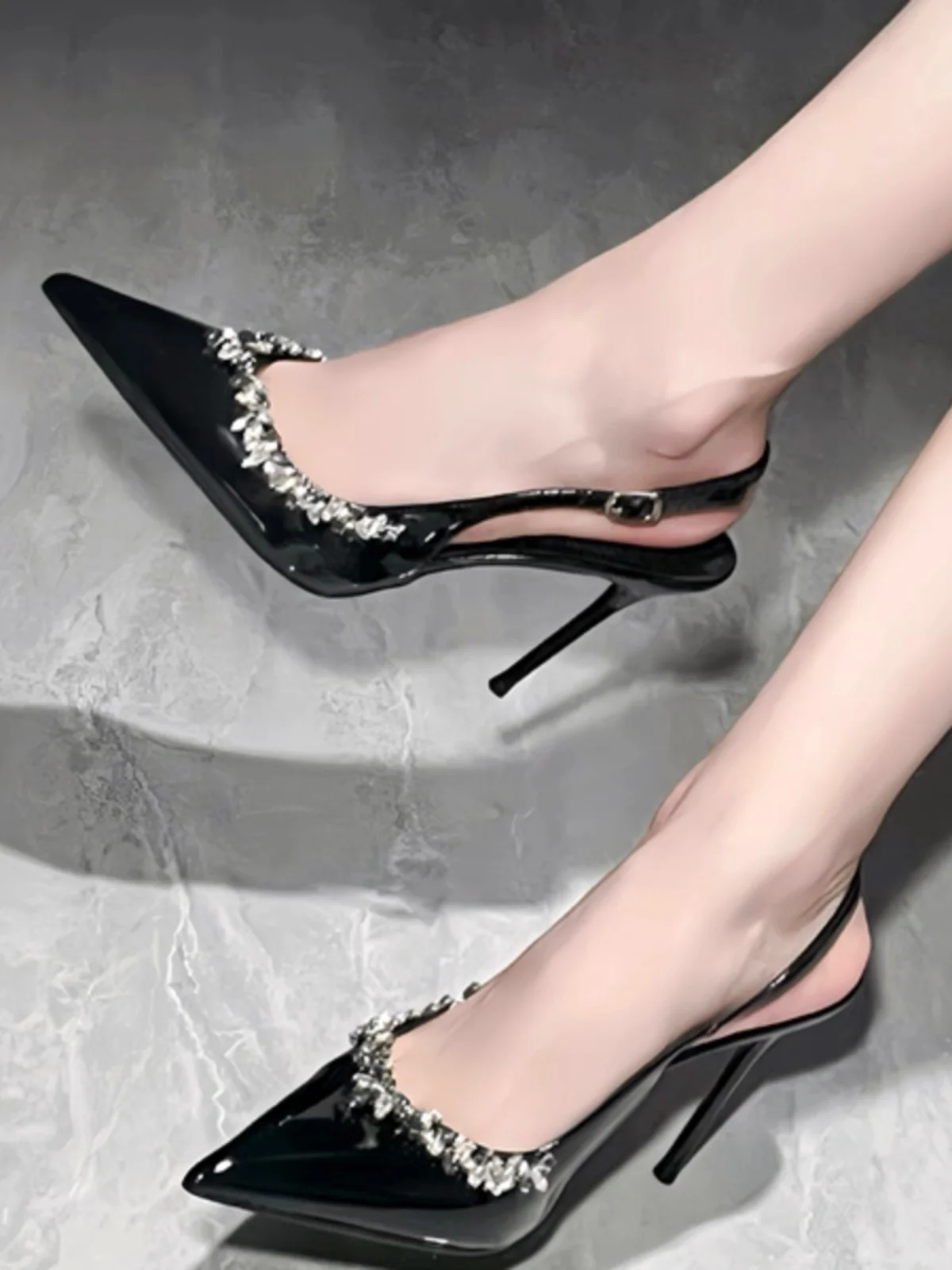 2024 сандалии туфли с закрытым носком летний костюм на каблуке женский бежевый