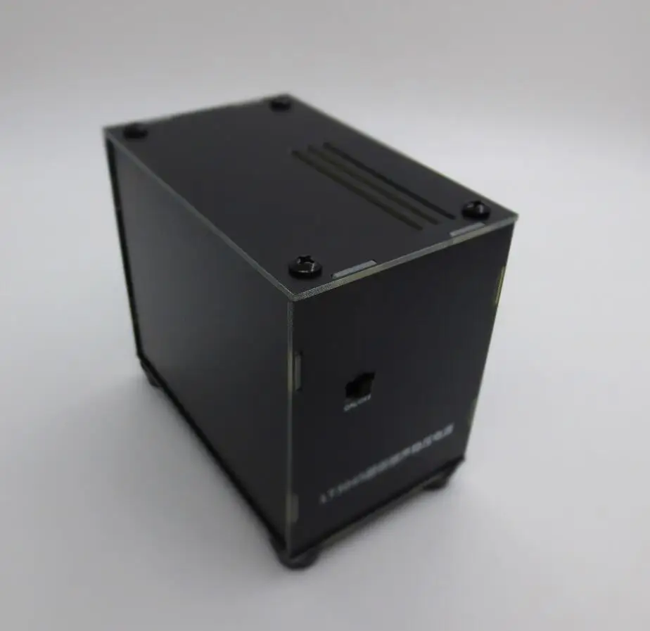 

Four parallel LT3045 battery regulated power supply