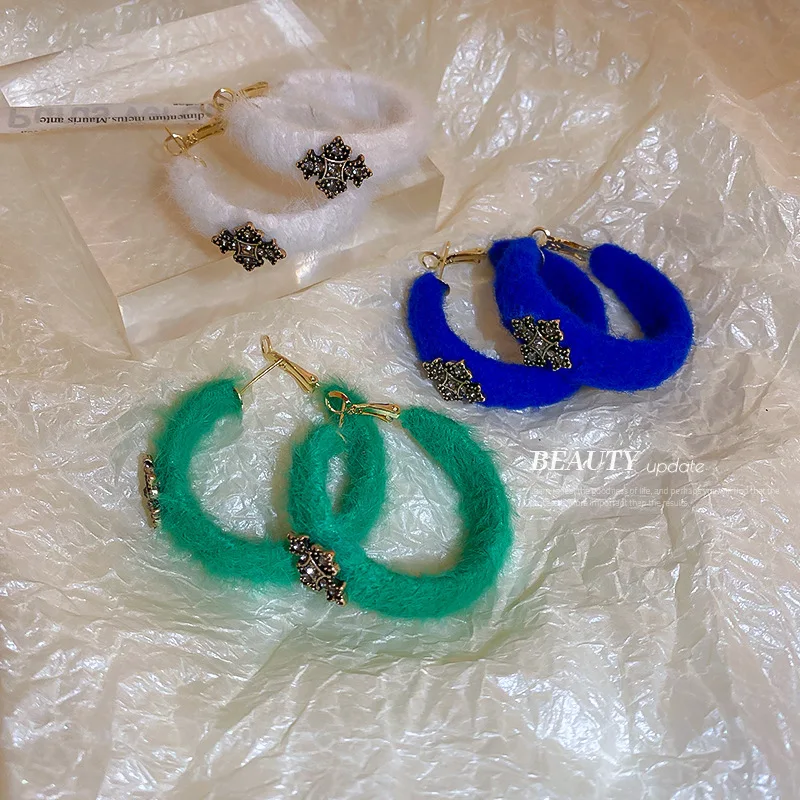 

minar Exaggerated white green Klein Blue color plush hoop earrings for women big round circle earring statement party jewelry