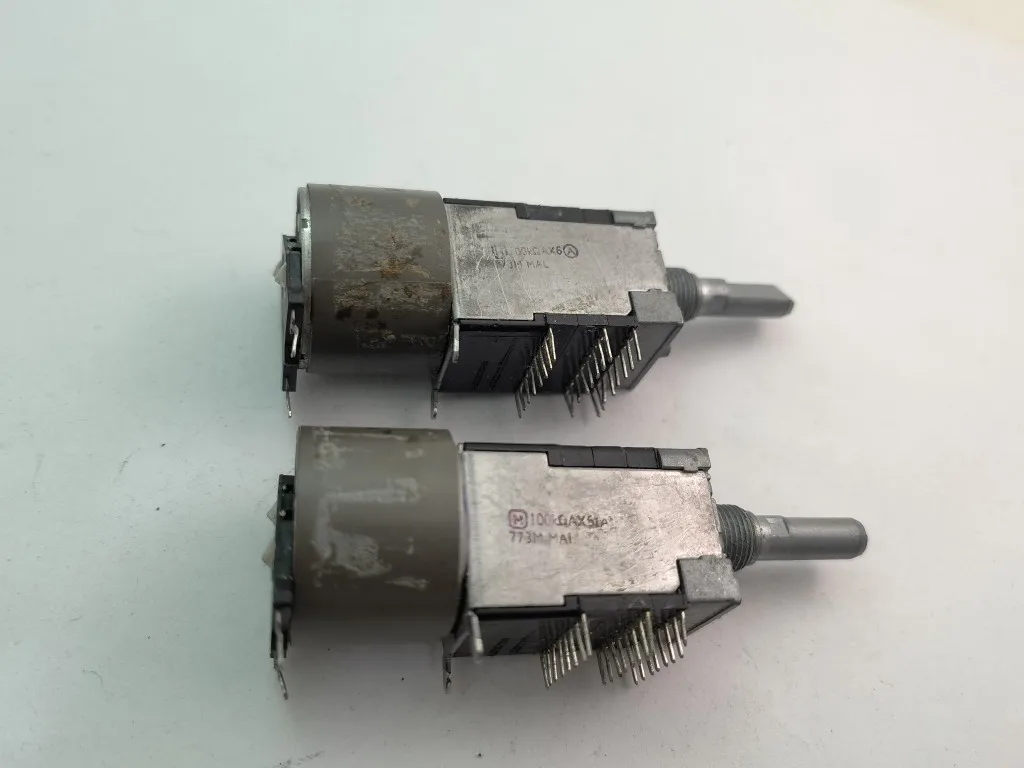 

Second-hand Panasonic potentiometer motor A100KX6 A100KX5 handle length 25mm IMF