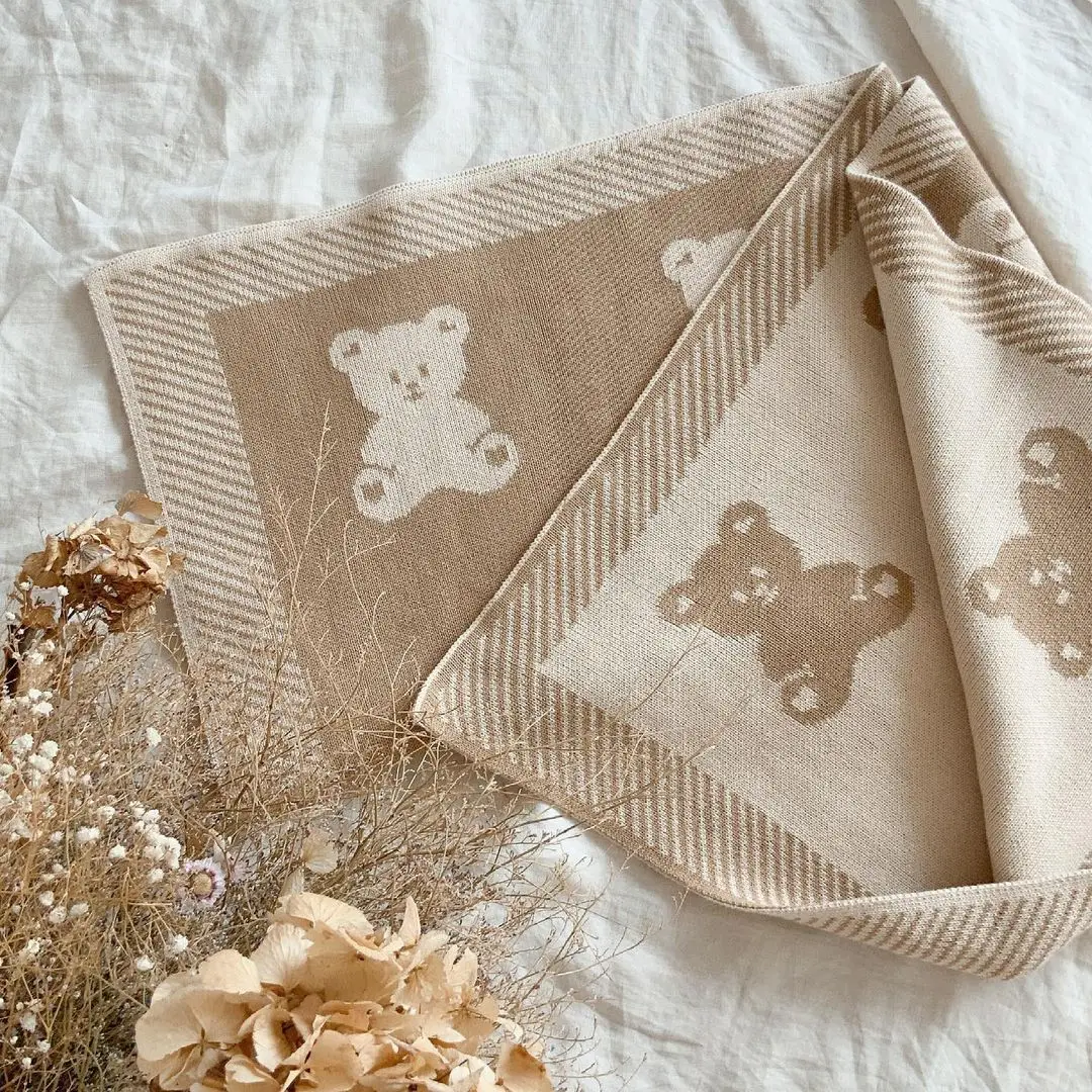 Детское одеяло из 100% хлопка, трикотажное весенне-осеннее мягкое одеяло с мультяшным маленьким медведем для новорожденных, детское одеяло д...