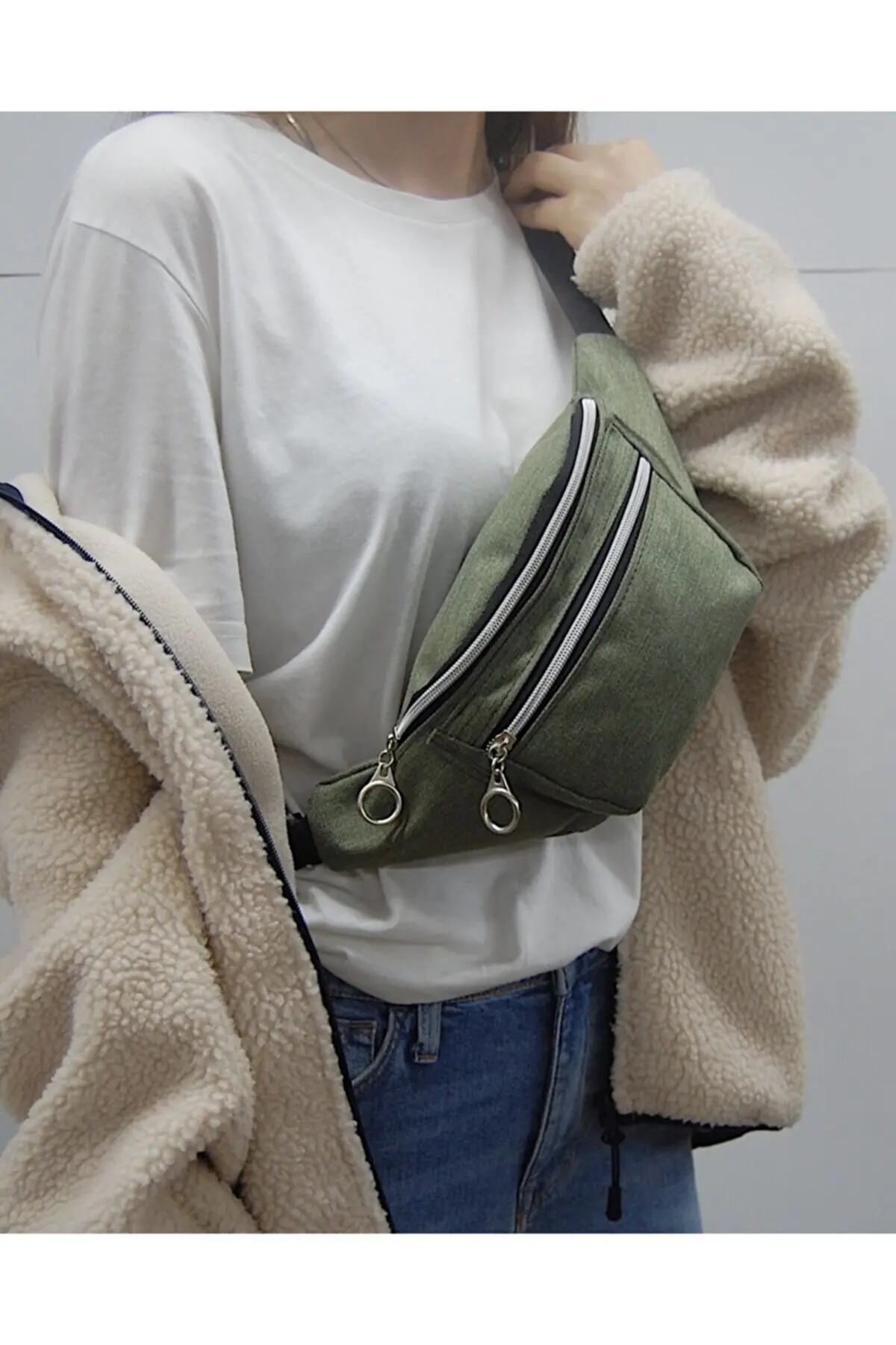 

Women's Green Strap Cross Shoulder And Waist Bag