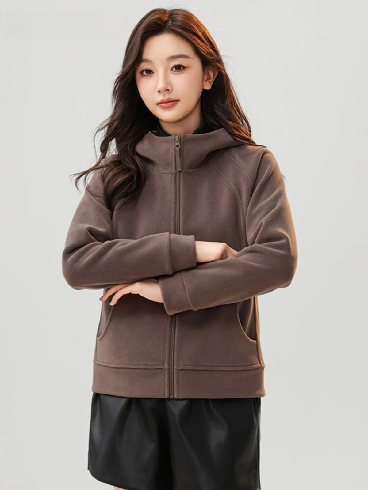 La Chabell флисовое короткое пальто 2024 зимнее новое прямое утягивающее толстое с