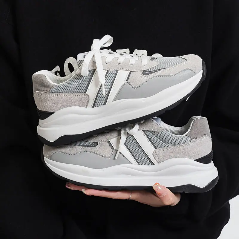 Women's Ultralight Running Shoes Ladies Summer 2023 Female Sneakers Lace-up Casual Mesh Platformed Sneakers Designer Shoes