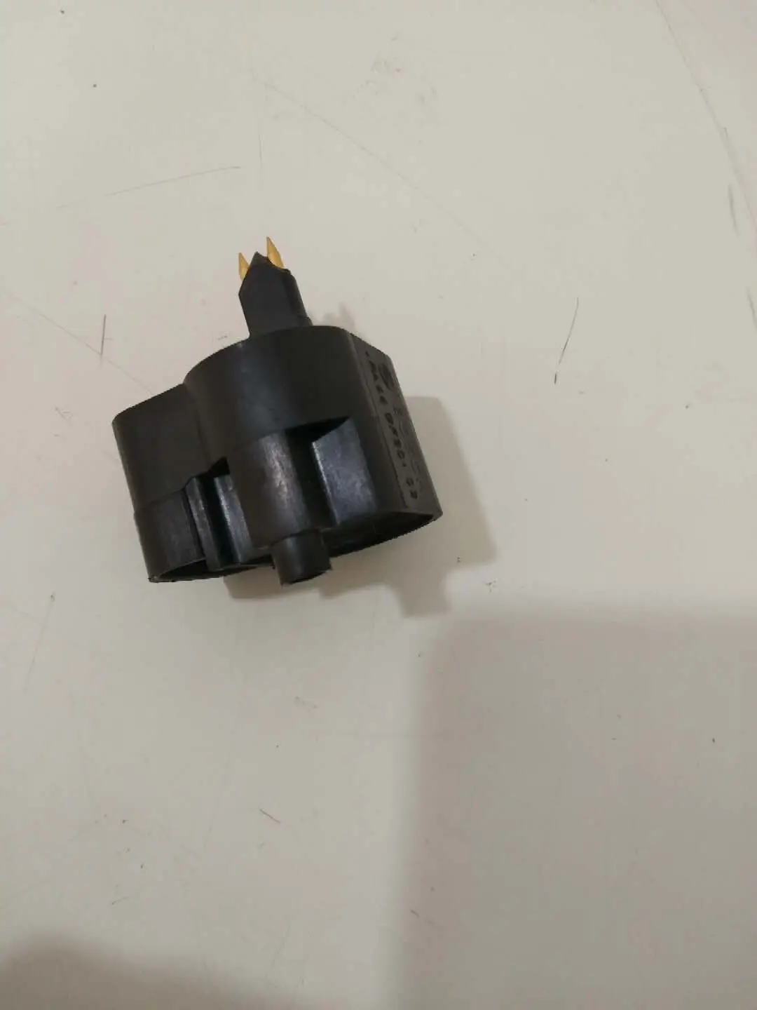 Сенсор для дизельной топливной сетки sаик MAXUS LDV V80 датчик масла и воды дизельного