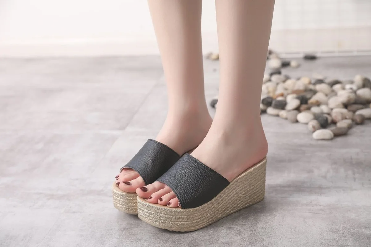 

2022 Summer Women's Wedge Sandals Casual Comfort Fashion Sexy Small Wedge Slippers