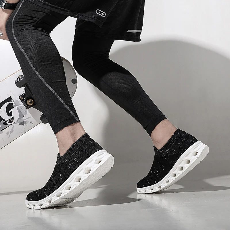 Men Women Walking Shoes Travel Socks Shoes Female Sports Knitted Mesh Sneakers Breathable Lightweight Soft Bottom Sneakers