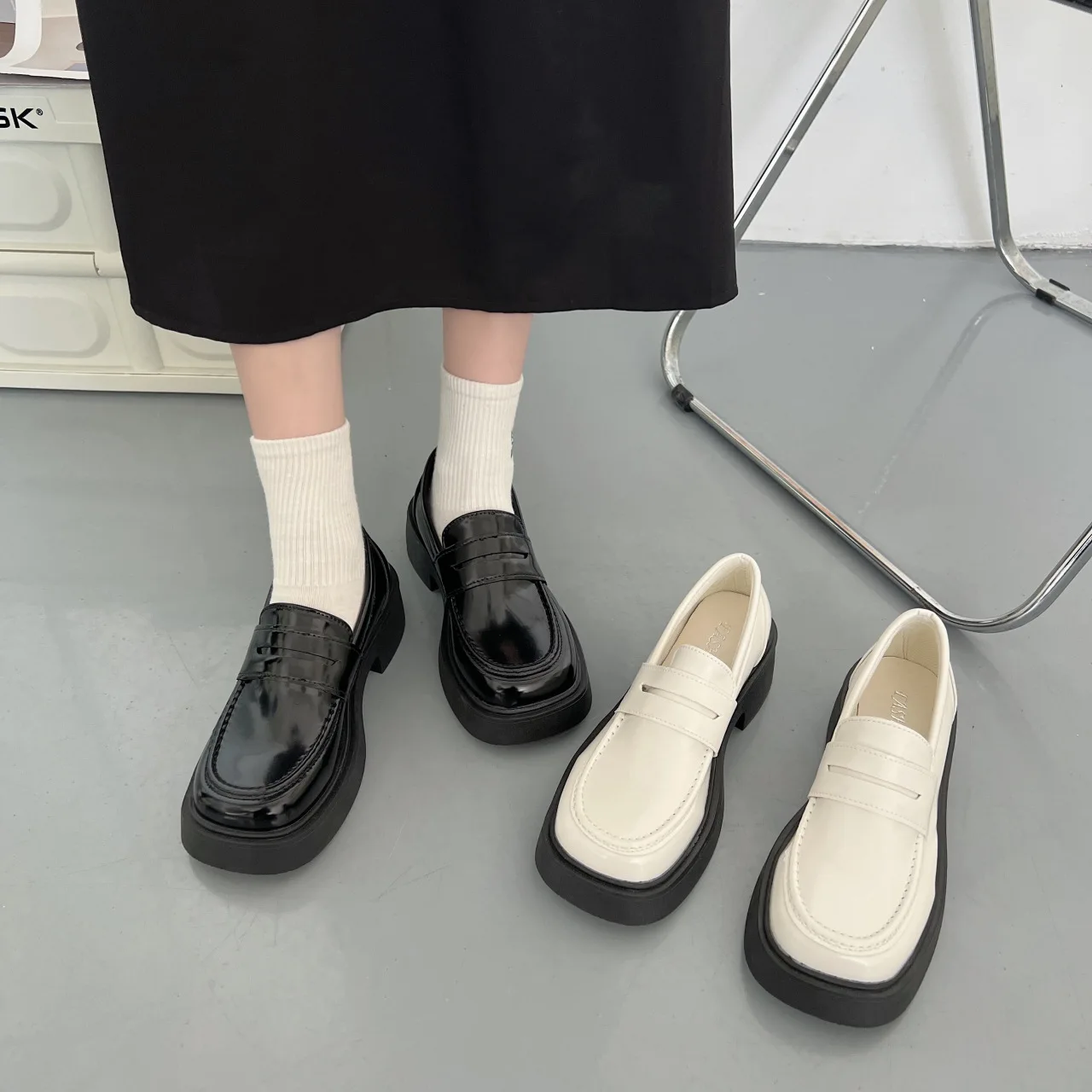 

Женская обувь на платформе, кожаные кроссовки в британском стиле с квадратным носком