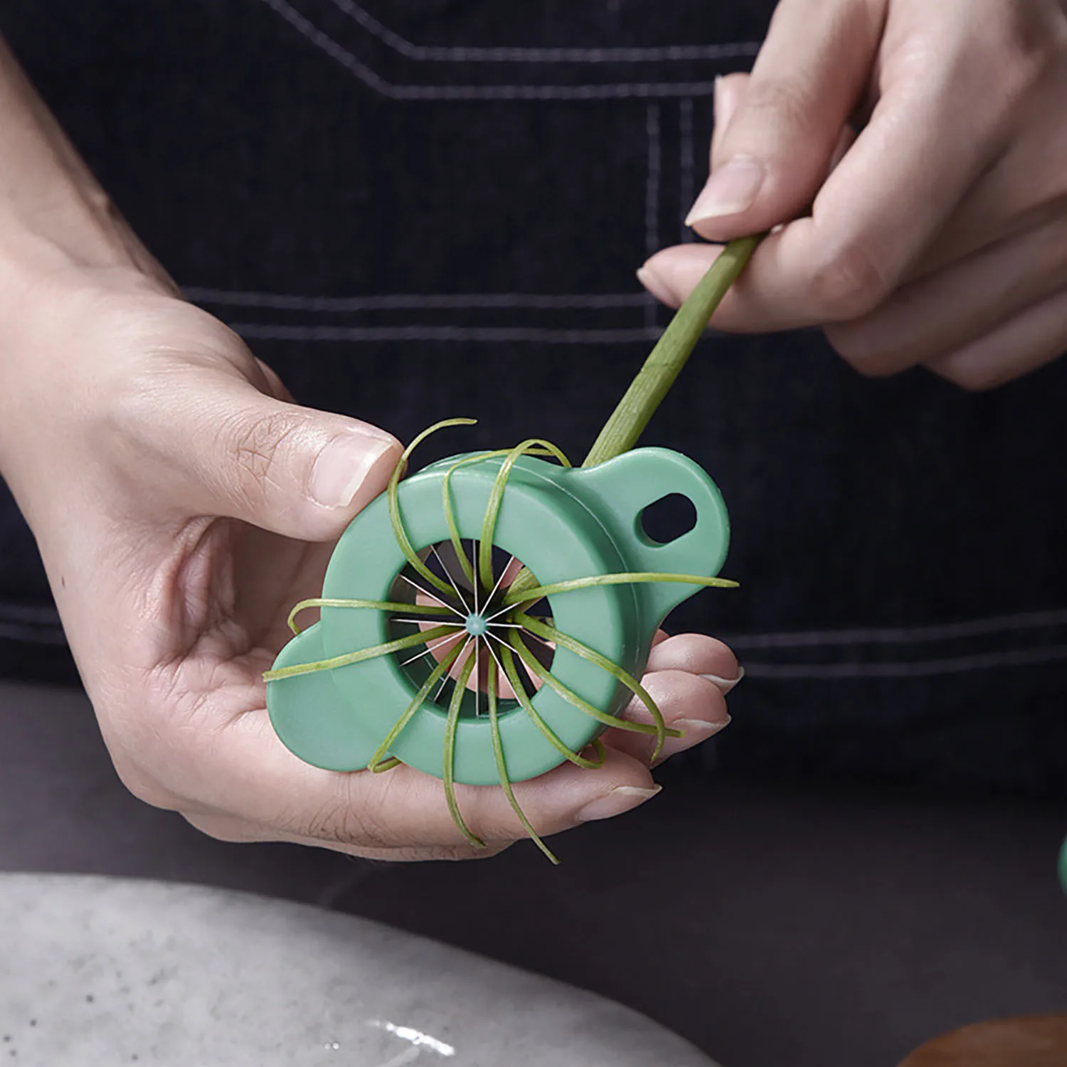 

Green Onion Easy Slicer Shredder Plum Blossom Cut Green Onion Wire Drawing Kitchen Superfine Vegetable Shredder Kitchen Tool