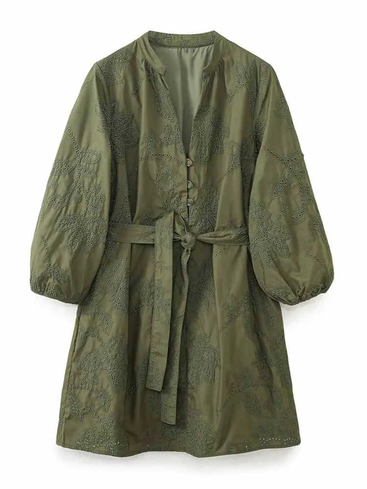 Женское мини-платье с поясом и вышивкой V-образным вырезом