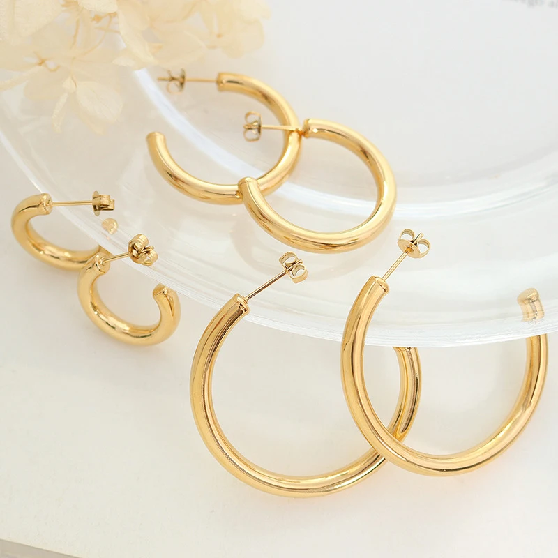 

High End Polished 18K Gold Plated Stainless Steel Thick Tube CC Hoop Earrings Statement Geometric Earrings for Women