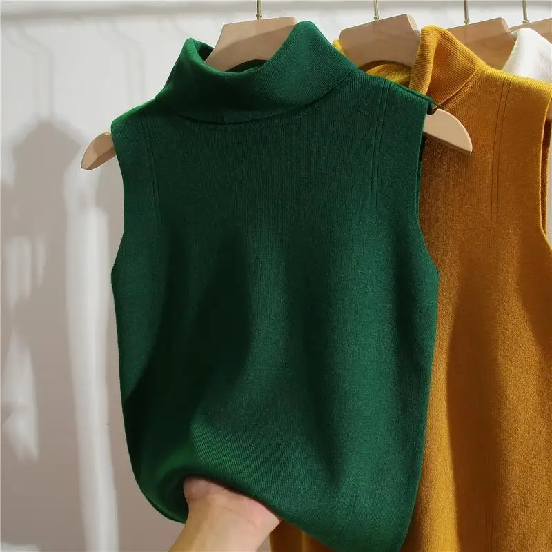 Пуловер с воротником-стойкой под водолазку