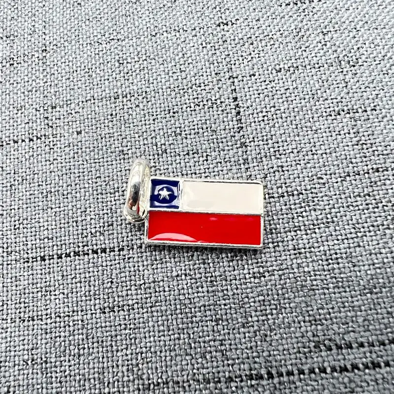 

Women's Pendant Spanish Bear Jewelry 925 Silver Package Postal Flag Flag Flag Cool Personality Versatile High end Design Sense