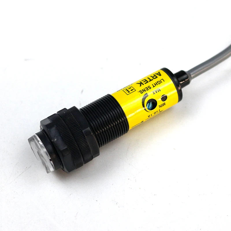 

Mirror reflection type photoelectric switch CA18-RN1 power supply voltage is 10-30VDC strong detection performa new and original