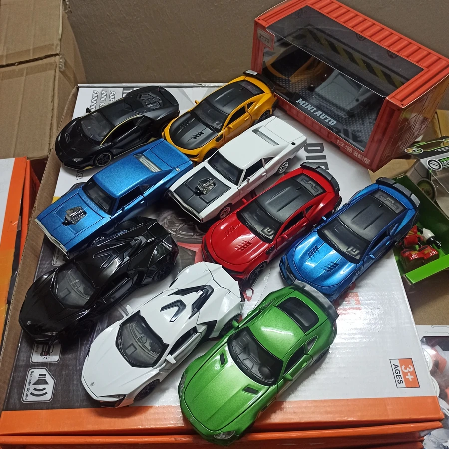 

1/32 Diecast & Play Vehicle Alloy Car Collectible Toy For Kids Open Doors With Light And Sound Miniauto Series