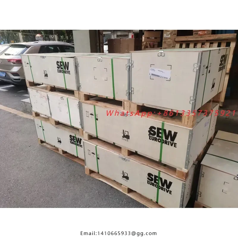 Новый мотор-редуктор SEW SF47 DR2S63M4DH (100% новый) - редуктор в наличии (art.: 3920db6b5cc98) - 3920db6b5cc98