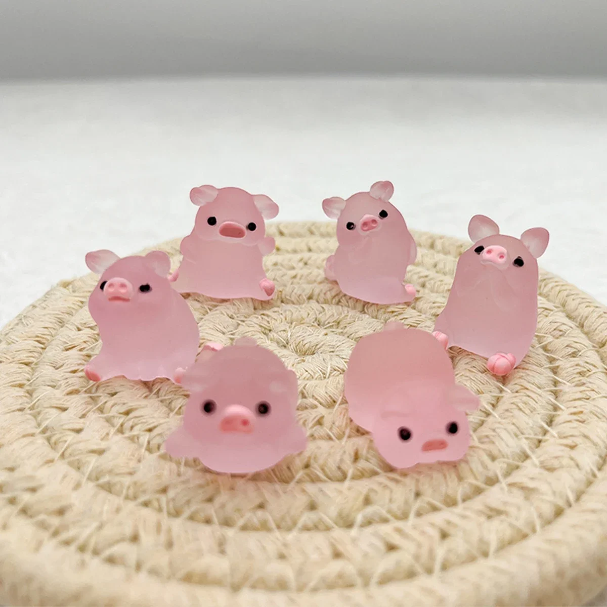 

Мини-фигурки свинки из резины розового цвета 6 шт.