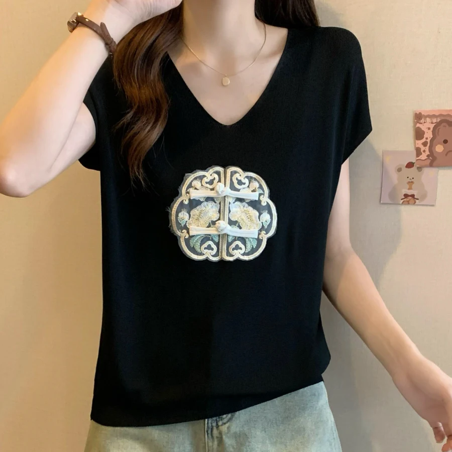 Женский трикотажный свитер с коротким рукавом V-образным вырезом