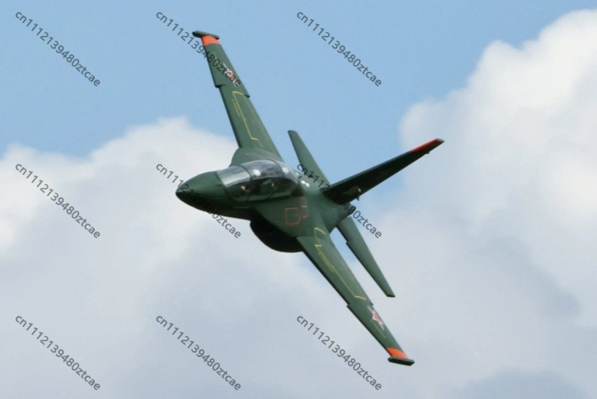 Фото Радиоуправляемый самолет Yak-130 с 70-мм EDF-турбиной, зеленый, 6S PNP, электрический, с 12-лопастным импеллером, тренировочный, с выдвижным шасси №3